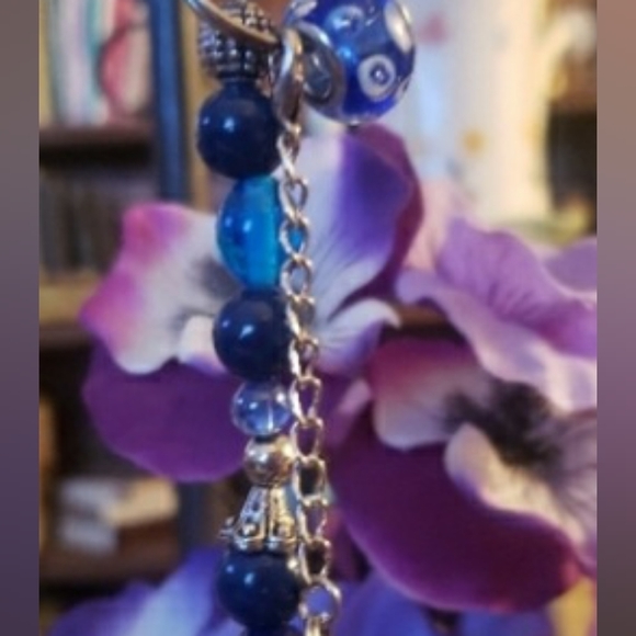 Lovely Blue & Crystal Beaded Hand Crafted Keychain - Picture 4 of 8
